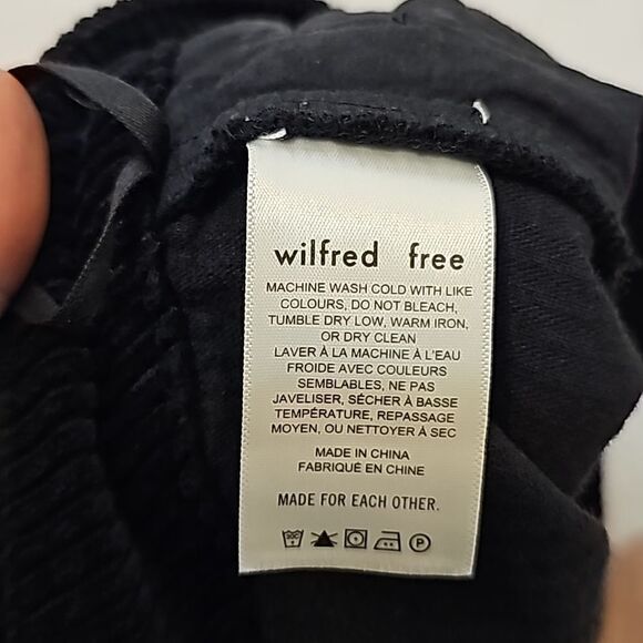 Wilfred Free black corduroy button front mini skirt size 6 - Picture 9 of 11